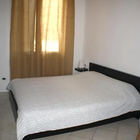 House With 2 Bedrooms In With Terrace And Wifi 度假居